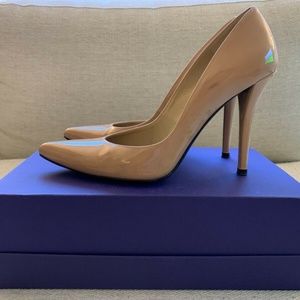 Stuart Weitzman Women's Natural Nouveau Patent-Lea